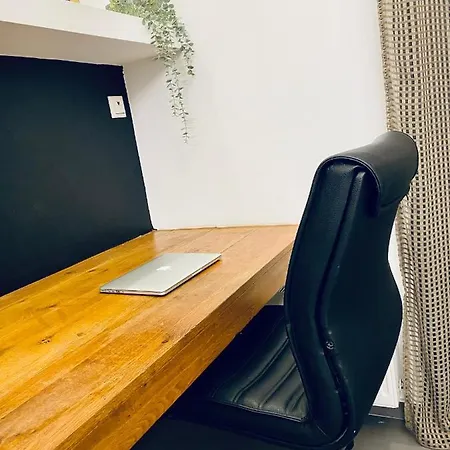 Appartement Small Gem Athens, Next To Metro Nomismatokopeio Athene